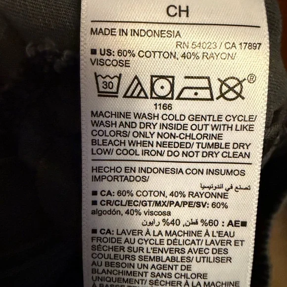 NWT Old Navy Charcoal Cargo Pants for Women - Picture 9 of 10